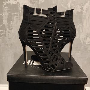 LAST CHANCE 🎉 Laser-cut Caged Ankle Booties